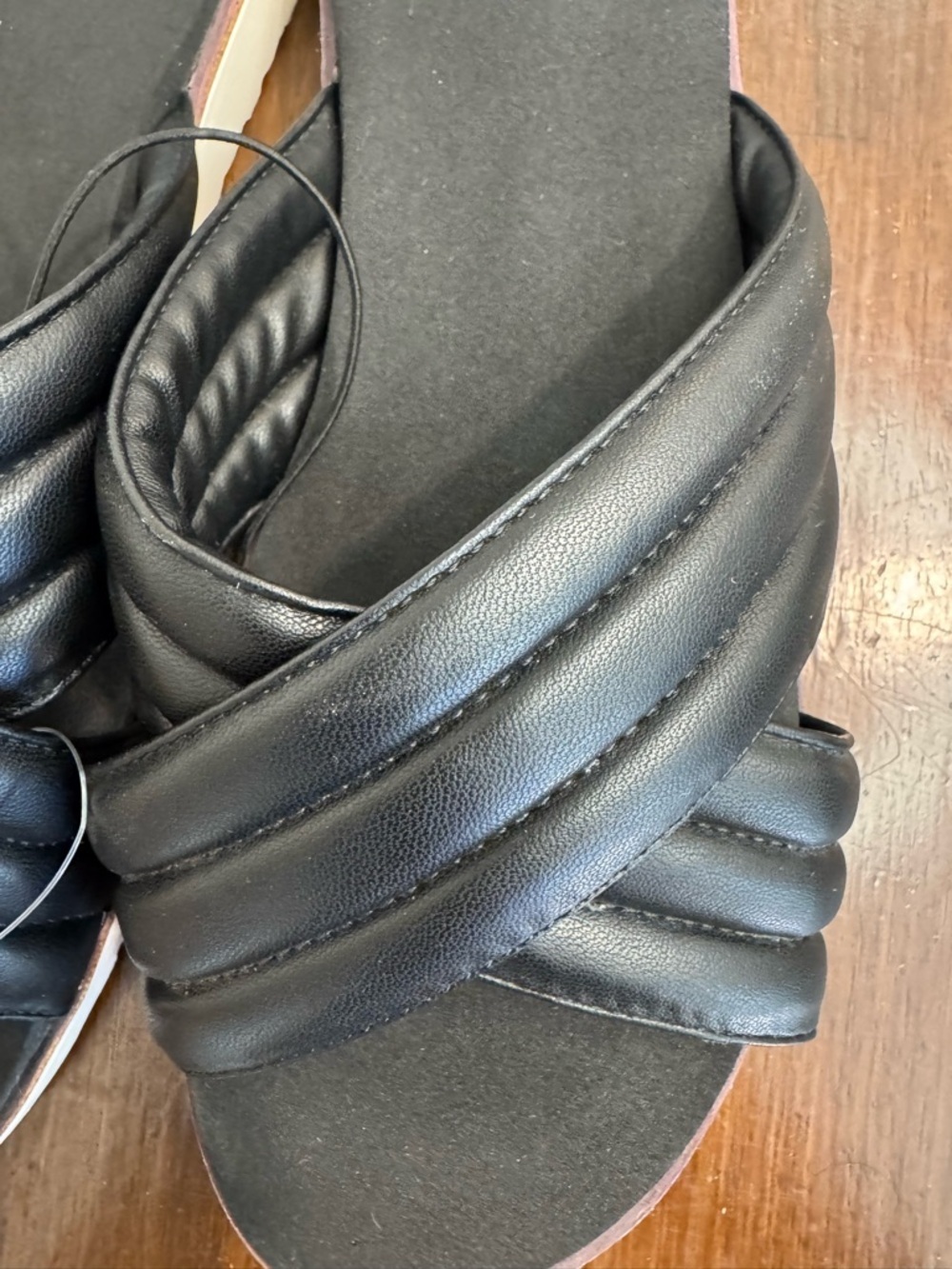 Kensie Dream Quilted Cross Band Sandals Slides Black Size 10 Supportive - Picture 6 of 6